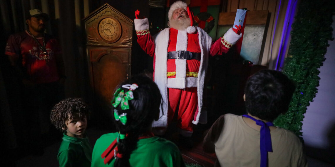 Agendamentos para Fábrica do Papai Noel, Vila de Natal e Festival de Natal no Teatro Amazonas começam nesta terça
