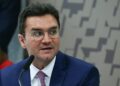 União Brasil expulsa ministro Celso Sabino após resistência em deixar governo Lula