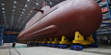Coreia do Norte divulga imagens de submarino nuclear e eleva tensão na Península Coreana