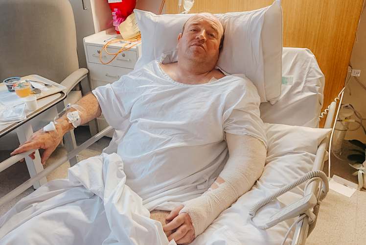 Homem que desarmou atirador em ataque na Austrália é homenageado e recebe doações milionárias