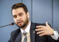 PF impõe prisão domiciliar a condenados por tentativa de golpe em oito estados