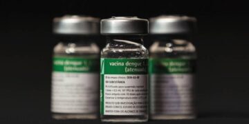 Anvisa oficializa registro da vacina contra dengue do Butantan; doses devem chegar ao SUS em 2026