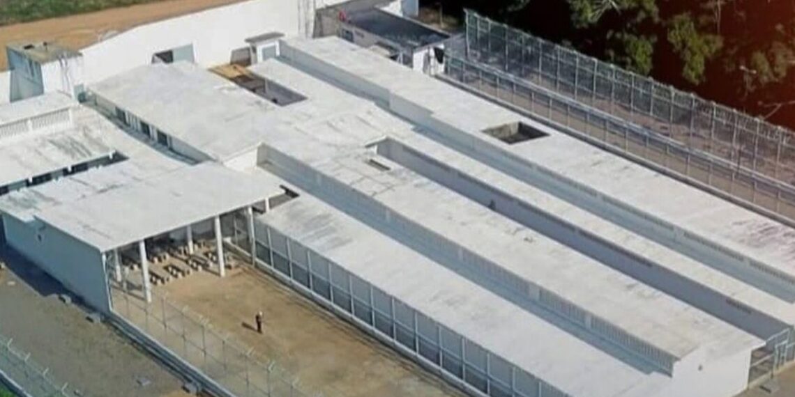 Após fuga de 14 detentos, forças de segurança reforçam policiamento em Maués, no Amazonas
