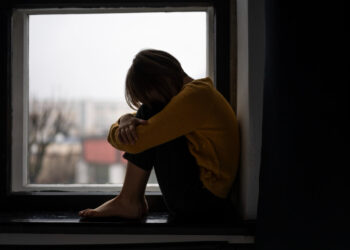 Depressão funcional: especialistas alertam para sinais sutis que escondem sofrimento emocional persistente