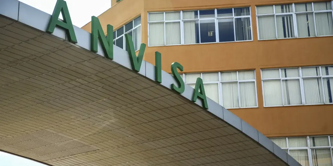 Anvisa manda recolher lote de chá de camomila após encontrar larvas e insetos