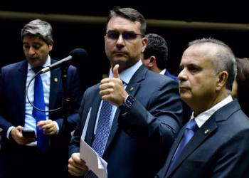 Flávio Bolsonaro anuncia Rogério Marinho na coordenação de sua campanha à Presidência