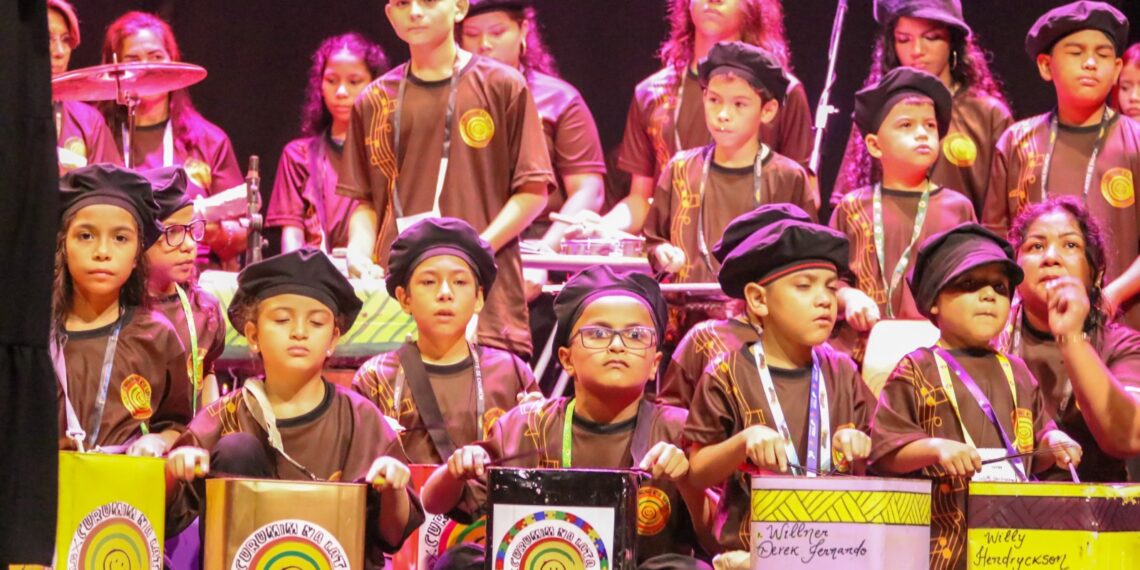 Prefeitura de Manaus abre quase mil vagas para cursos gratuitos de arte e música na zona Leste