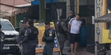 Vigilante é preso pela PM logo após efetuar disparos contra vizinha na zona Sul de Manaus