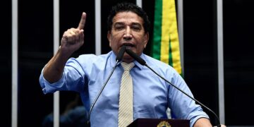 PMDF veta entrada de Magno Malta em batalhão onde Bolsonaro está preso: ‘Falta de autorização’