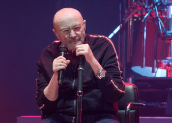 Phil Collins quebra o silêncio sobre estado de saúde e anuncia recuperação: ‘Totalmente recuperado’