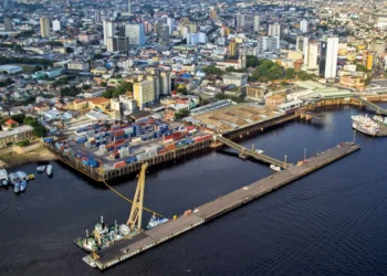 Cheias avançam na Amazônia, mas rio Negro permanece estagnado em Manaus