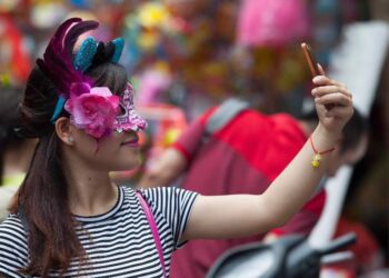 Veja dicas de segurança para proteger o celular e apps de banco durante as festas de Carnaval