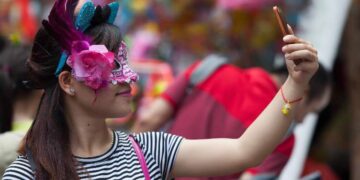 Veja dicas de segurança para proteger o celular e apps de banco durante as festas de Carnaval
