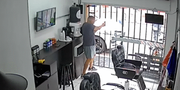 PM de folga reage a roubo de Porsche e mata suspeito no Sacomã, zona sul de SP