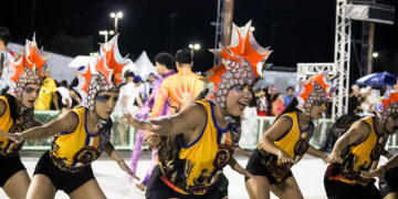 Grupos de acesso A e B abrem oficialmente o Carnaval no Sambódromo de Manaus com os ensaios técnicos
