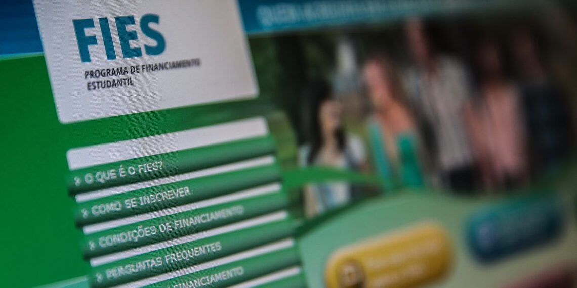 Atenção, estudante: Fies abre inscrições para mais de 67 mil vagas nesta terça