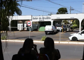 Moraes intima Bolsonaro após vídeo de Eduardo sugerir quebra de isolamento