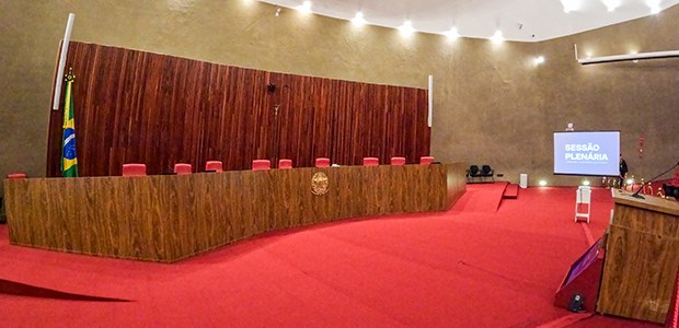 Rumo a 2026: TSE vota regras para uso de IA e impulsionamento de críticas na internet