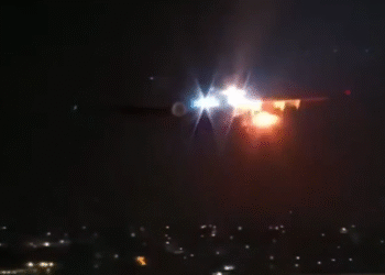 Turbina de Airbus da Delta explode após decolagem e obriga pouso de emergência