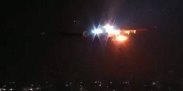 Turbina de Airbus da Delta explode após decolagem e obriga pouso de emergência