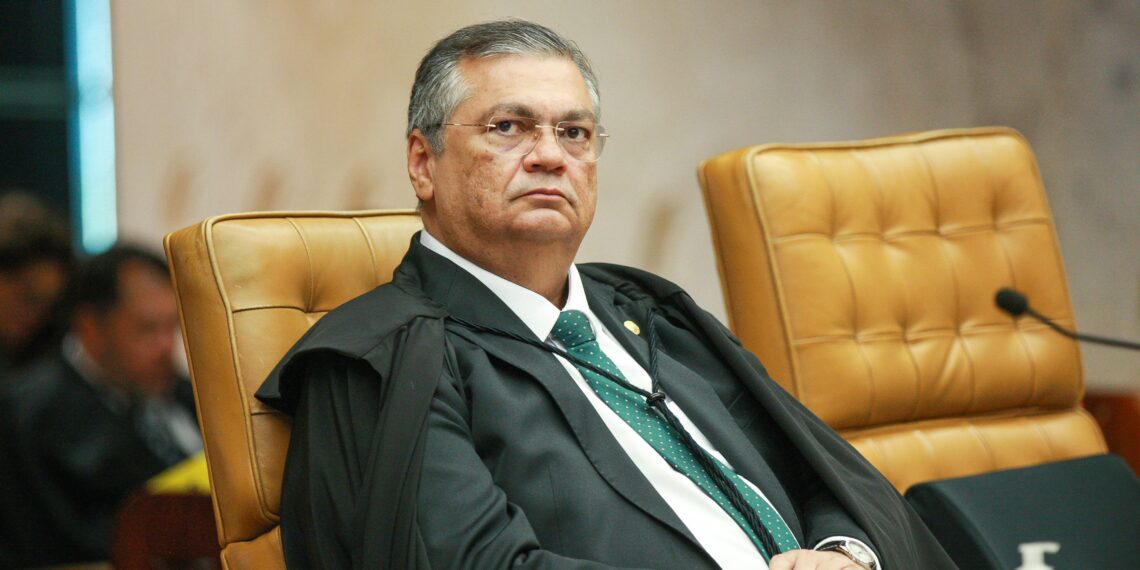 Flávio Dino proíbe aposentadoria como ‘castigo’ para juízes e determina perda de cargo