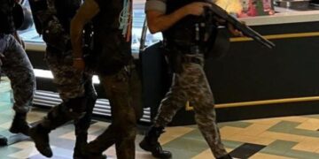 Justiça condena quarteto que aterrorizou shopping e arrastou funcionária pelos cabelos em Manaus
