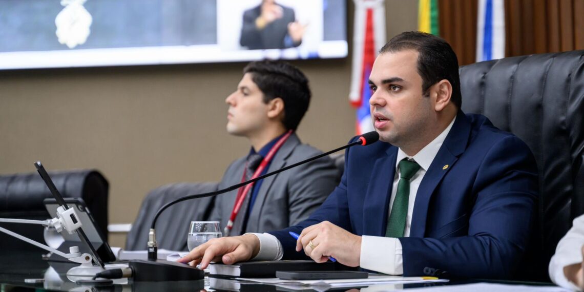 Roberto Cidade reforça Lei que obriga postos a alertar sobre preços por forma de pagamento