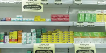 Lula sanciona lei que autoriza instalação de farmácias dentro de supermercados