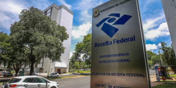 Brasil registra arrecadação recorde de R$ 222 bilhões em fevereiro; melhor resultado em 15 anos