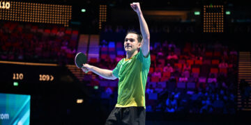 Hugo Calderano atropela Lebrun e garante medalha na Copa do Mundo