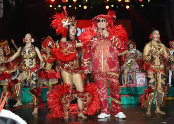 Nação vermelha e branca lota o sambódromo para o lançamento do álbum do Garantido