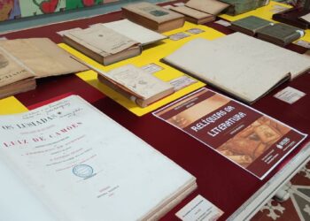 Biblioteca Pública expõe obras raras que sobreviveram a incêndio de 1945