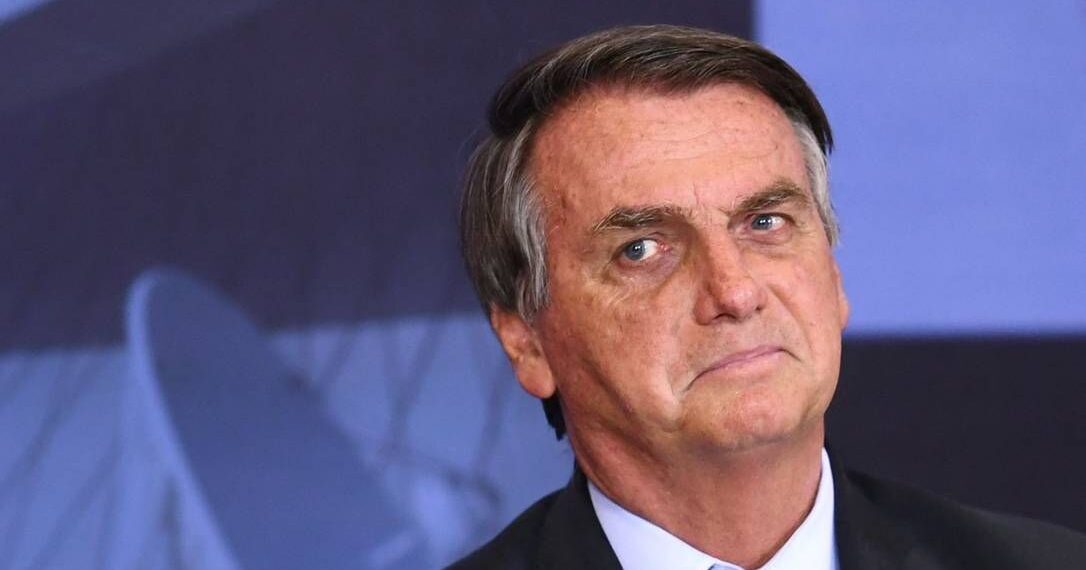 Defesa de Bolsonaro envia ao STF laudos para cirurgia no ombro