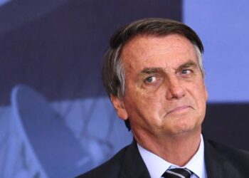 Defesa de Bolsonaro envia ao STF laudos para cirurgia no ombro