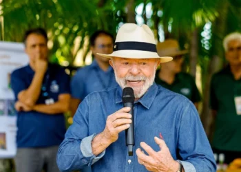 Lula recebe alta após procedimentos médicos e deve repousar em São Paulo