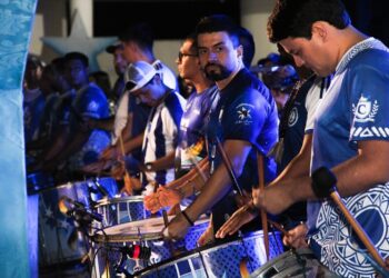 Marujada de Guerra consolida domingos azulados com ensaio show no Centro de Manaus