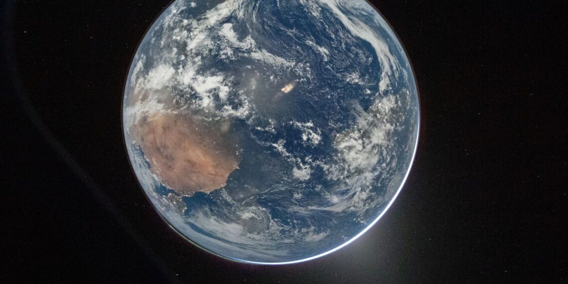 Nasa revela imagens espetaculares da Terra feitas pela Artemis II