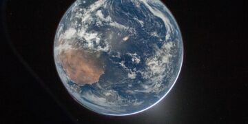 Nasa revela imagens espetaculares da Terra feitas pela Artemis II
