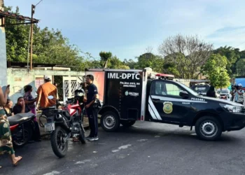 Idosa é morta a facadas após reagir a invasão de residência na zona Norte