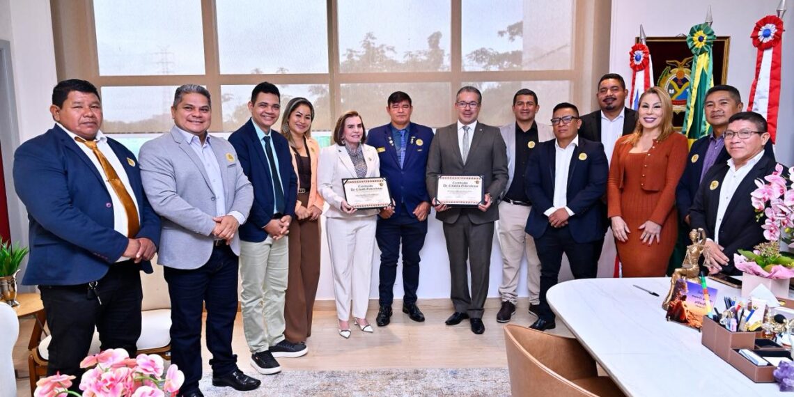 Cúpula do TCE-AM recebe título de Cidadão Gabrielense em Manaus