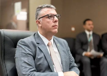 João Carlos assume mandato na Câmara dos Deputados após licença de Silas Câmara
