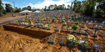 Expectativa de vida no Amazonas encolheu 5,8 anos na pandemia, diz Lancet