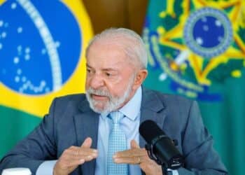 Lula sanciona lei que endurece penas para furto, roubo e golpes virtuais no Brasil