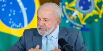 Lula sanciona lei que endurece penas para furto, roubo e golpes virtuais no Brasil
