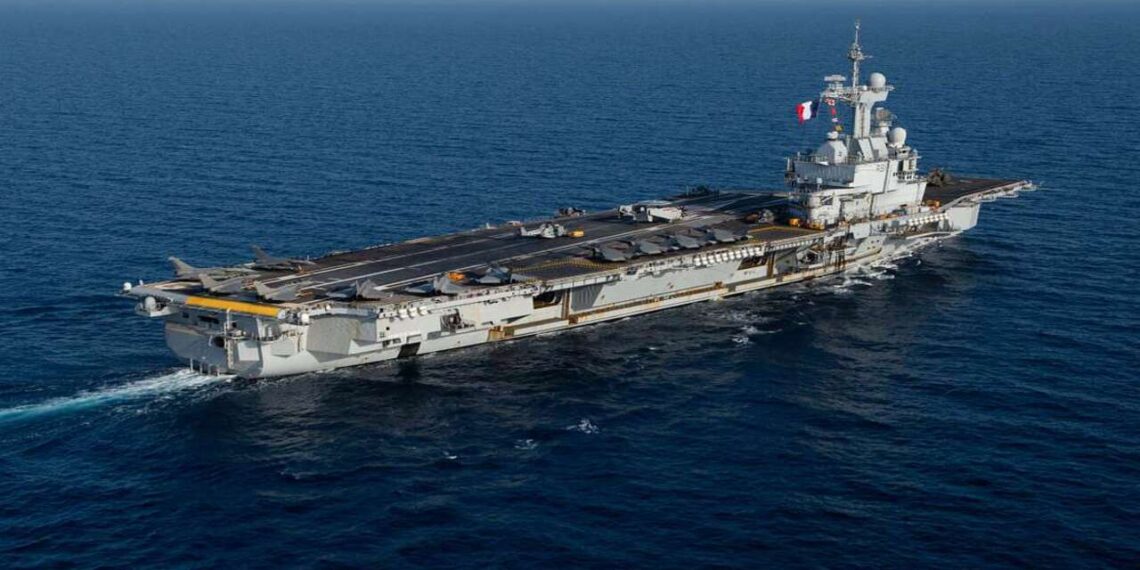Marinha Francesa move porta-aviões Charles de Gaulle ao sul de Suez para operação no Estreito de Ormuz