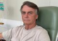 Bolsonaro apresenta soluços intensos e oscilação de pressão