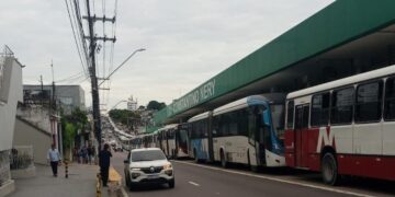 Greve dos rodoviários paralisa o T1, no Centro de Manaus