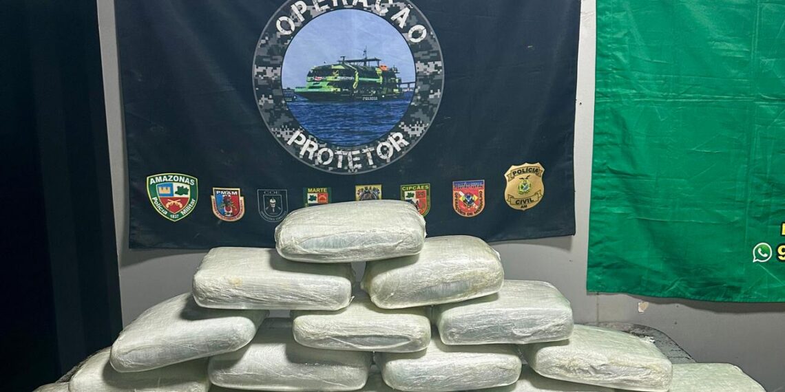 Base Arpão 2 apreende 20 quilos de skunk em barco no porto de Coari