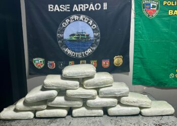 Base Arpão 2 apreende 20 quilos de skunk em barco no porto de Coari
