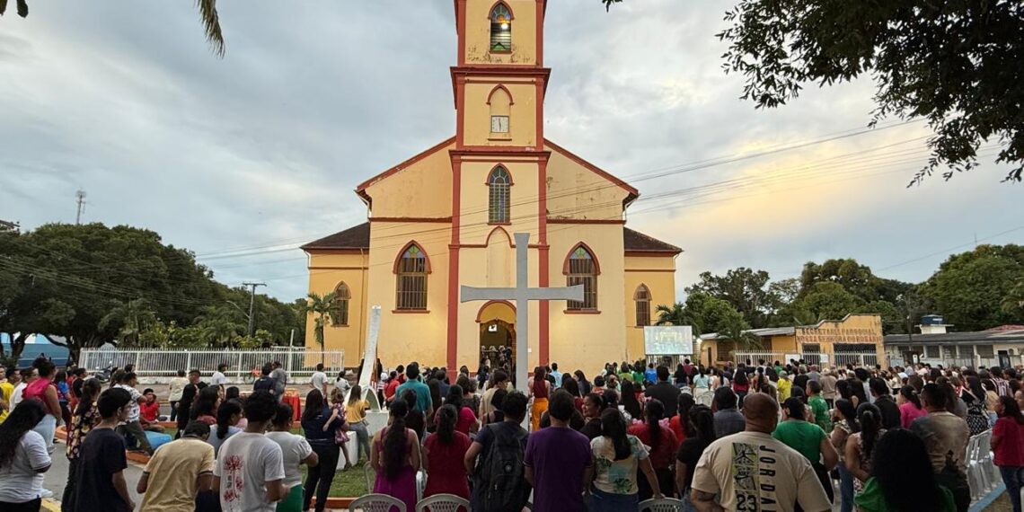 Rádio Panorama FM transmite Corpus Christi de Itacoatiara ao vivo